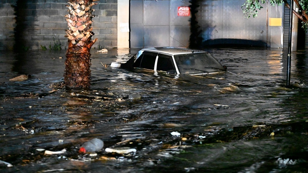 Osmaniye’de sağanak nedeniyle Bülbül Deresi ve Savrun Çayı taştı Osmaniye’de sağanak nedeniyle Bülbül Deresi ve Savrun Çayı taştı