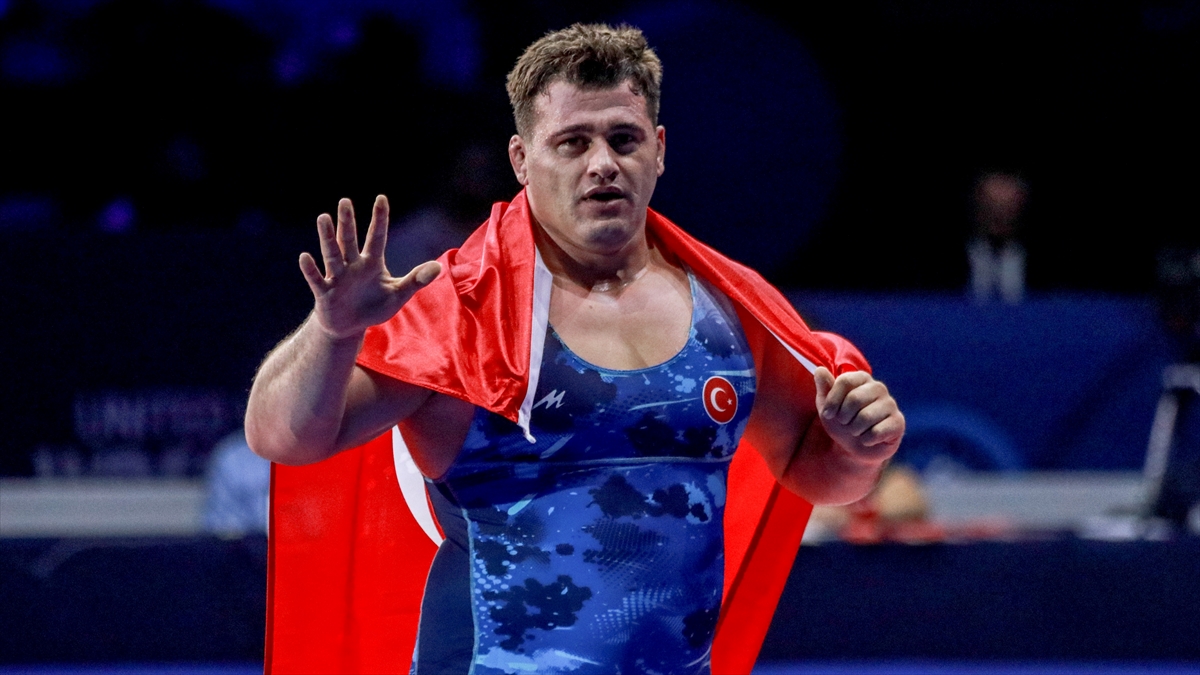 Rıza Kayaalp’ten Arnavutluk’ta tarihi şampiyonluk