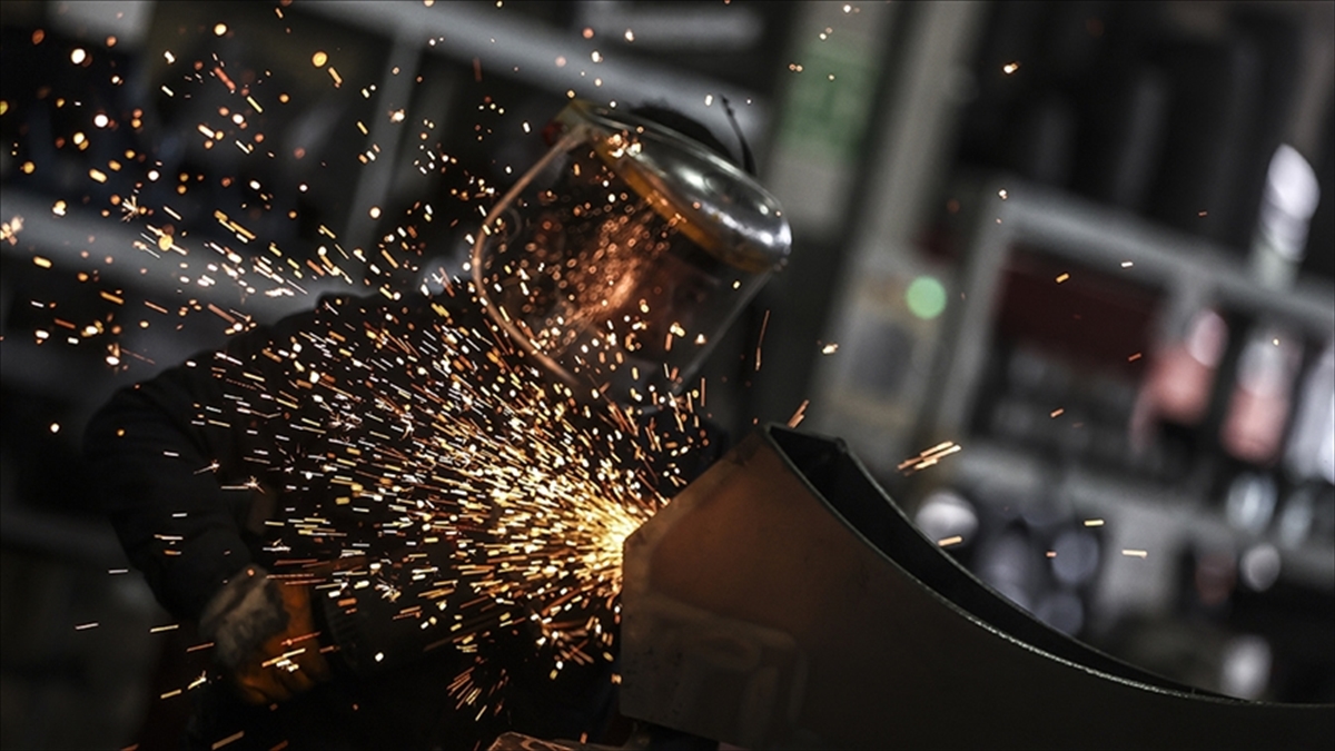 Sanayi üretim endeksi şubatta aylık yüzde 2,6, yıllık yüzde 2,2 arttı