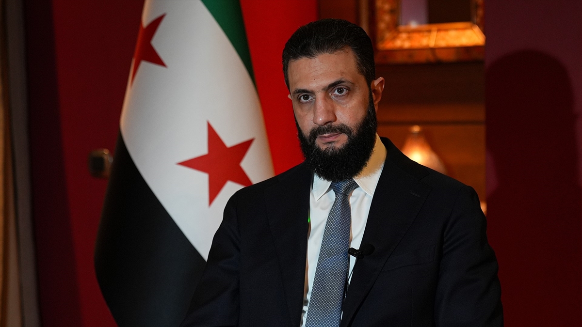 Suriye Cumhurbaşkanı Şara, Fayha Spor Salonu’nun açılışına yönelik eleştirilere cevap verdi