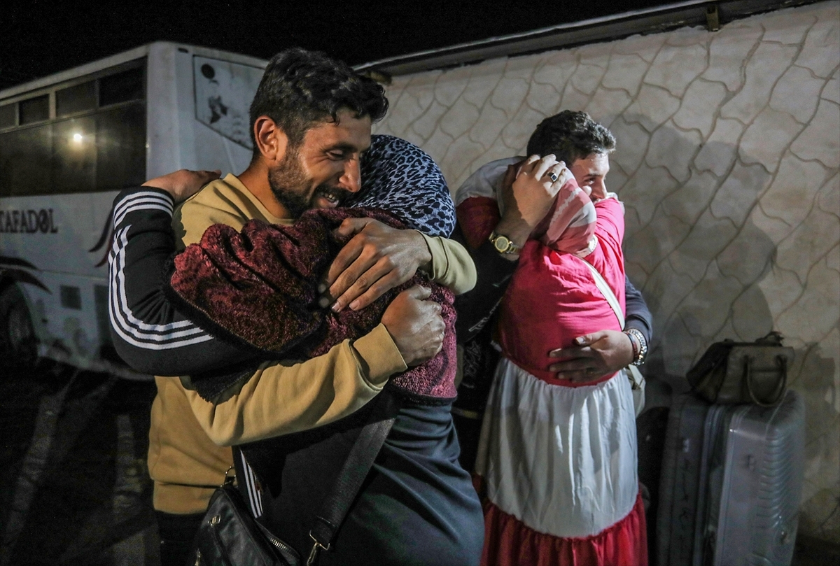 Tedavi için Mısır’a giden 131 Filistinli, Gazze’ye döndü