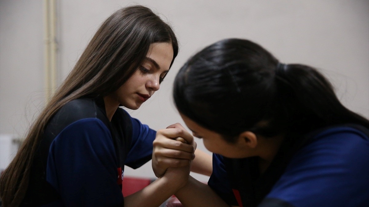 Türkiye’de bileği bükülmeyen Neslihan’ın hedefi Avrupa şampiyonluğu