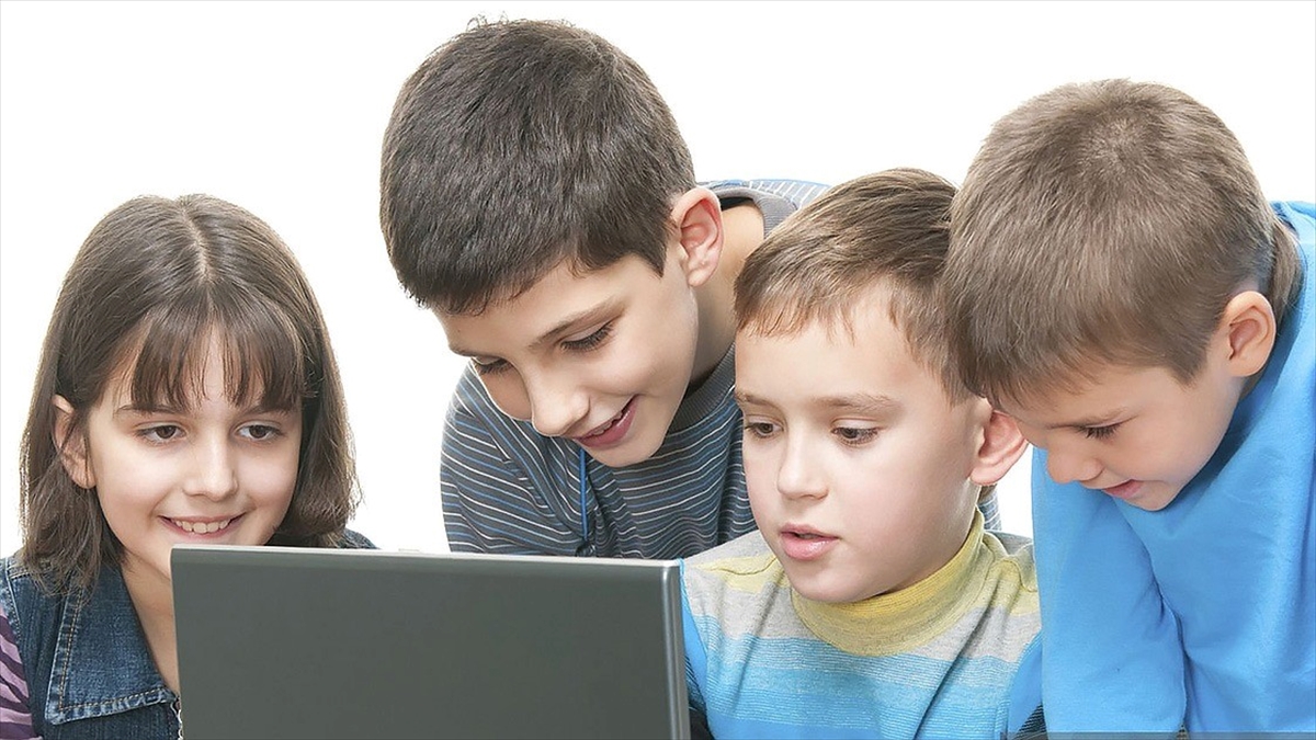 Türkiye’de çocukların çevrim içi güvenliği için yeni yol haritası aranıyor