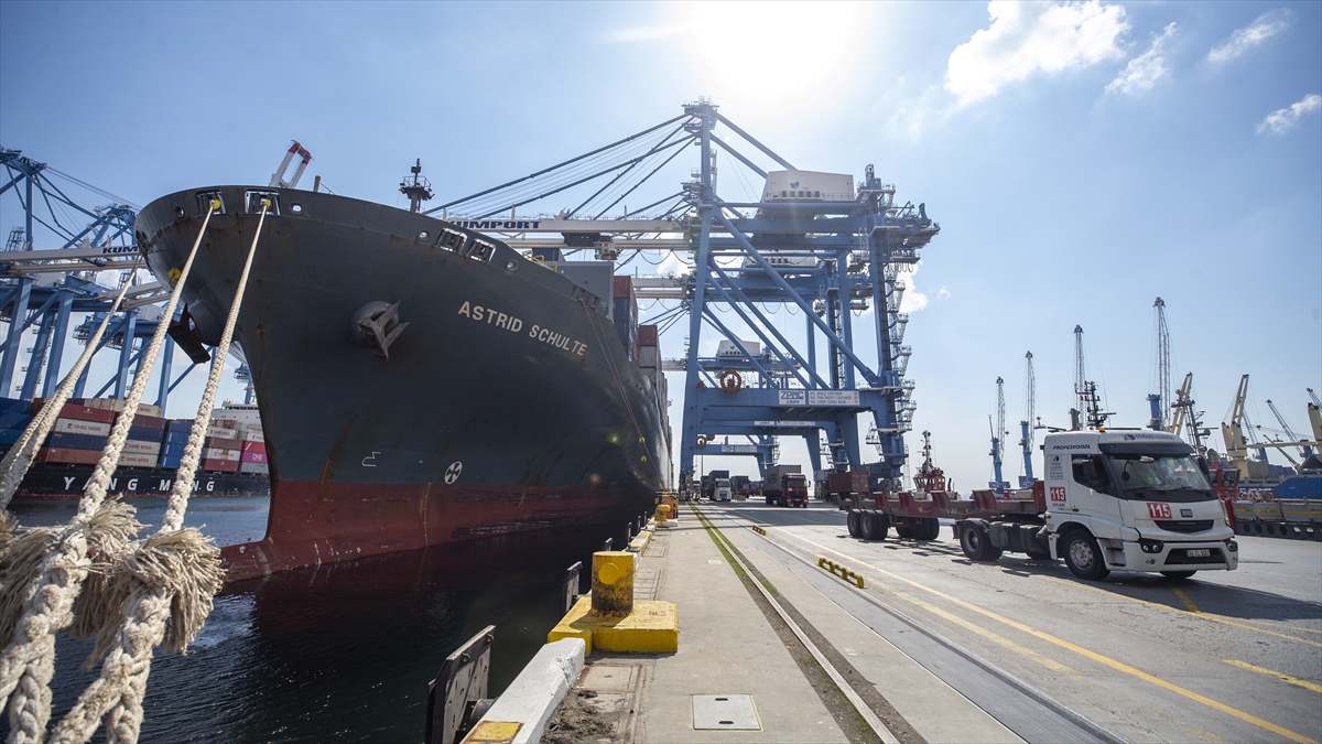 Türkiye’nin ihracatı martta 21 milyar 899 milyon dolar oldu