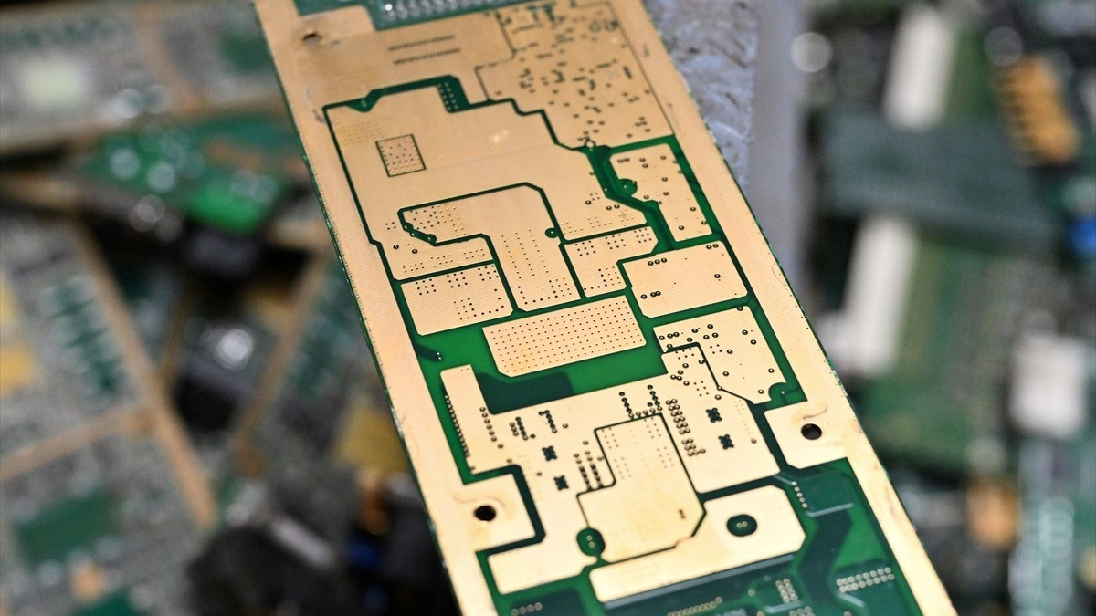 Uzmanlardan eski elektronik cihazların atılmaması ve evde tutulmaması uyarısı Uzmanlardan eski elektronik cihazların atılmaması ve evde tutulmaması uyarısı