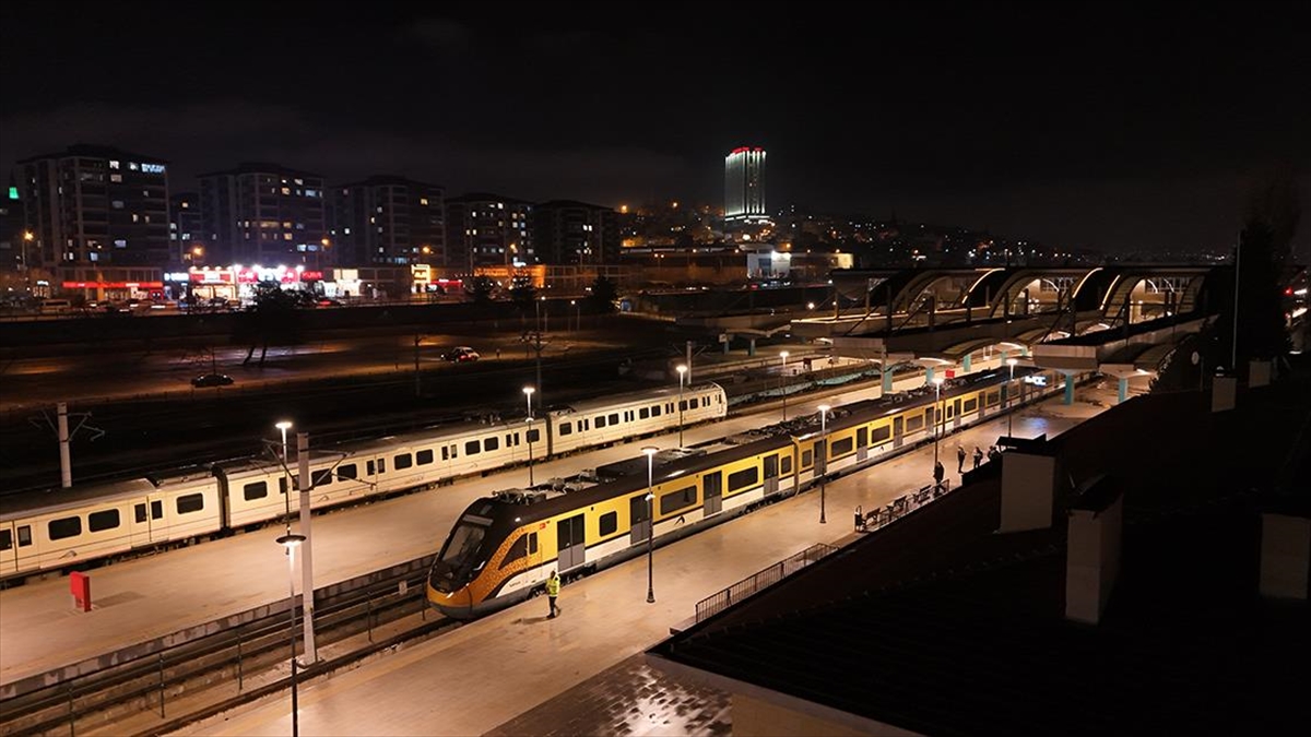 Yerli ve milli trenler Gaziantep’te raylara inmeye hazırlanıyor