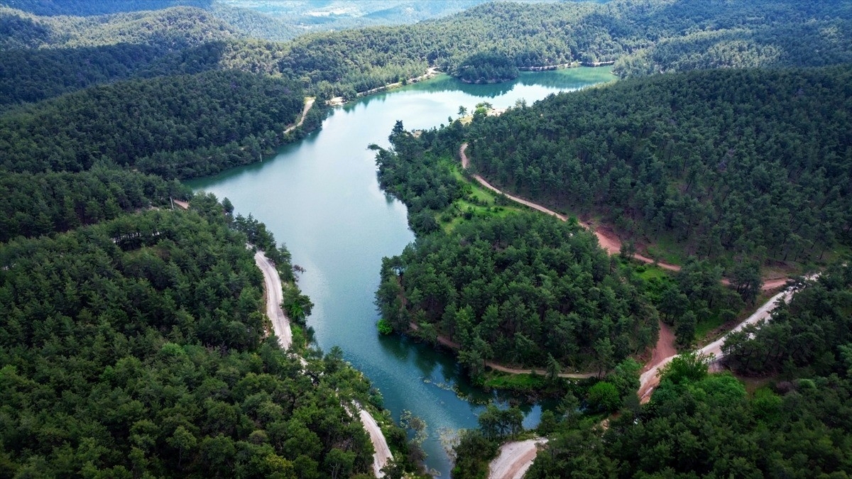 Antalya’daki Ekşili Göleti son yağışlarla yeniden canlandı