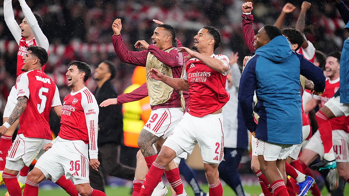 Arsenal, Premier Lig’de şampiyonluğa bir adım daha yaklaştı Arsenal, Premier Lig’de şampiyonluğa bir adım daha yaklaştı