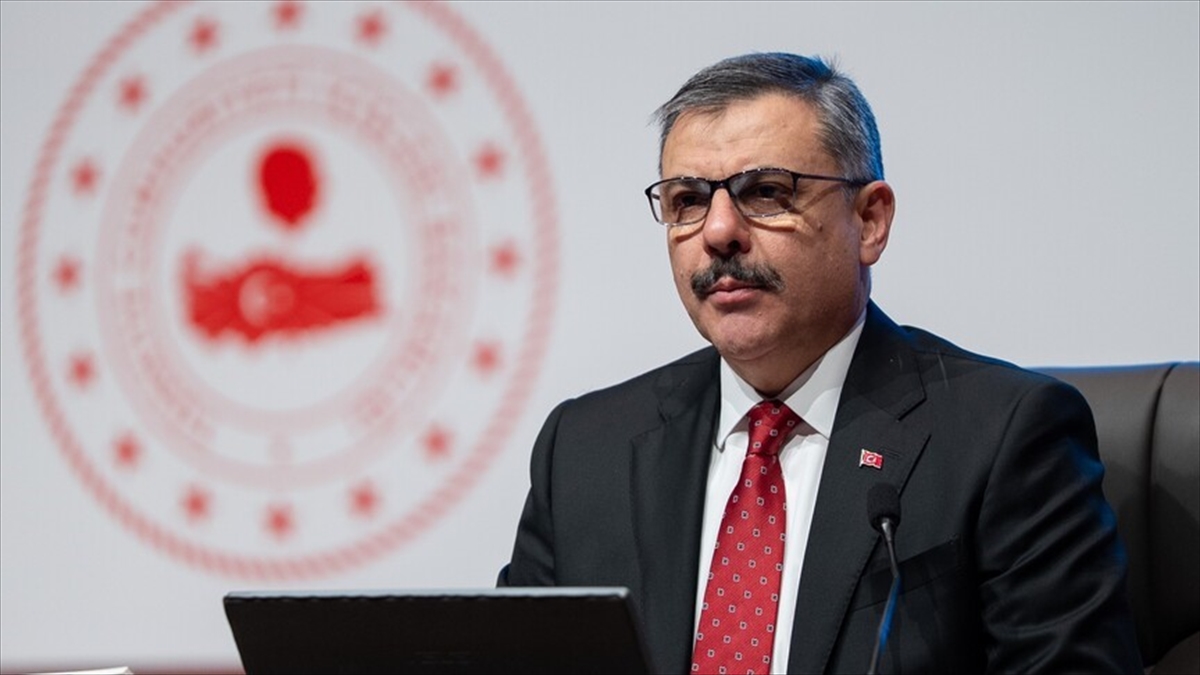 Bakan Çiftçi, bayram tatili için yola çıkacakları uyardı Bakan Çiftçi, bayram tatili için yola çıkacakları uyardı