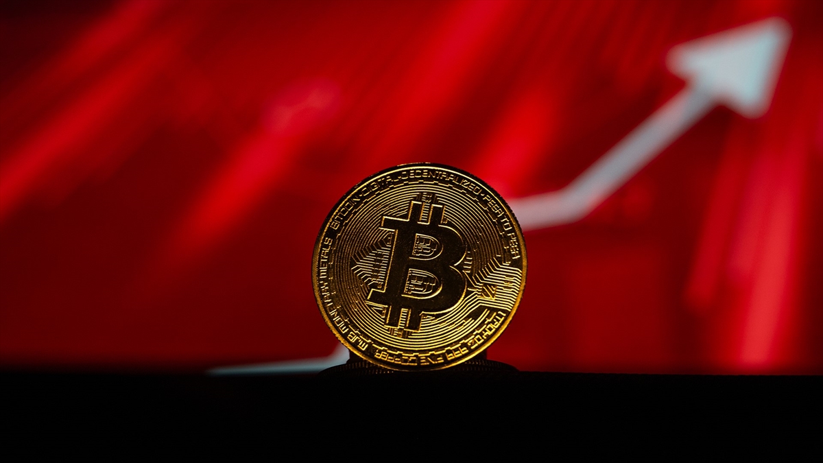 Bitcoin artan jeopolitik risklerle yeniden 74 bin doların altına geriledi Bitcoin artan jeopolitik risklerle yeniden 74 bin doların altına geriledi