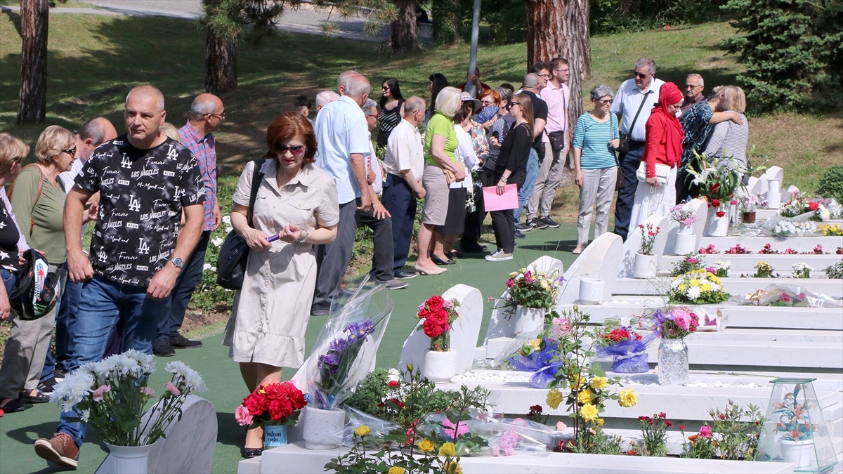 Bosna Savaşı’nda 71 kişinin öldürüldüğü “Kapiya Katliamı”nda adalet 31 yıldır sağlanamadı Bosna Savaşı’nda 71 kişinin öldürüldüğü “Kapiya Katliamı”nda adalet 31 yıldır sağlanamadı