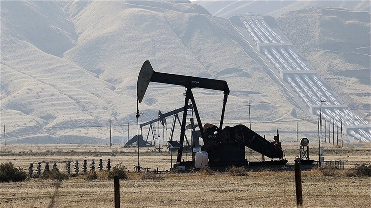 Brent petrolün varil fiyatı ABD-İran uzlaşısı beklentisiyle yüzde 5’in üzerinde geriledi Brent petrolün varil fiyatı ABD-İran uzlaşısı beklentisiyle yüzde 5’in üzerinde geriledi