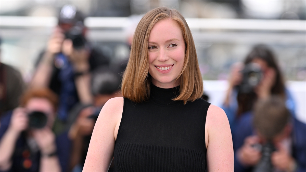 Cannes Film Festivali’ne katılan ABD’li aktrist Hannah Einbinder, Filistin’e desteğini vurguladı