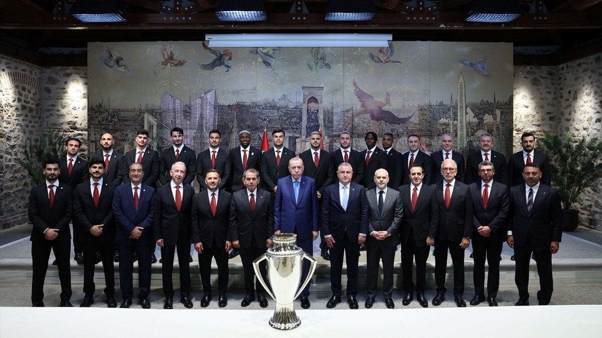 Cumhurbaşkanı Erdoğan Galatasaray Futbol Takımı’nı kabul etti