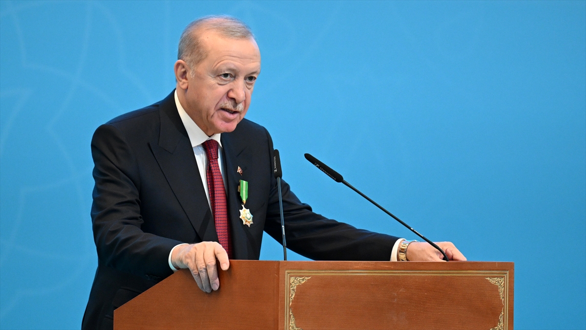 Cumhurbaşkanı Erdoğan: Hazar Geçişli Doğu-Batı Orta Koridoru’nun ehemmiyeti her geçen gün daha iyi anlaşılıyor