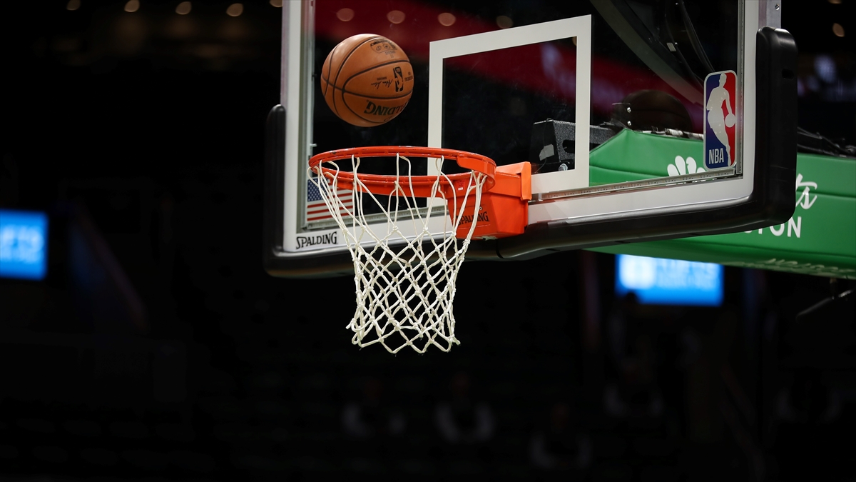 Detroit Pistons’u uzatmalarda yenen Cleveland Cavaliers, seride 3-2 öne geçti