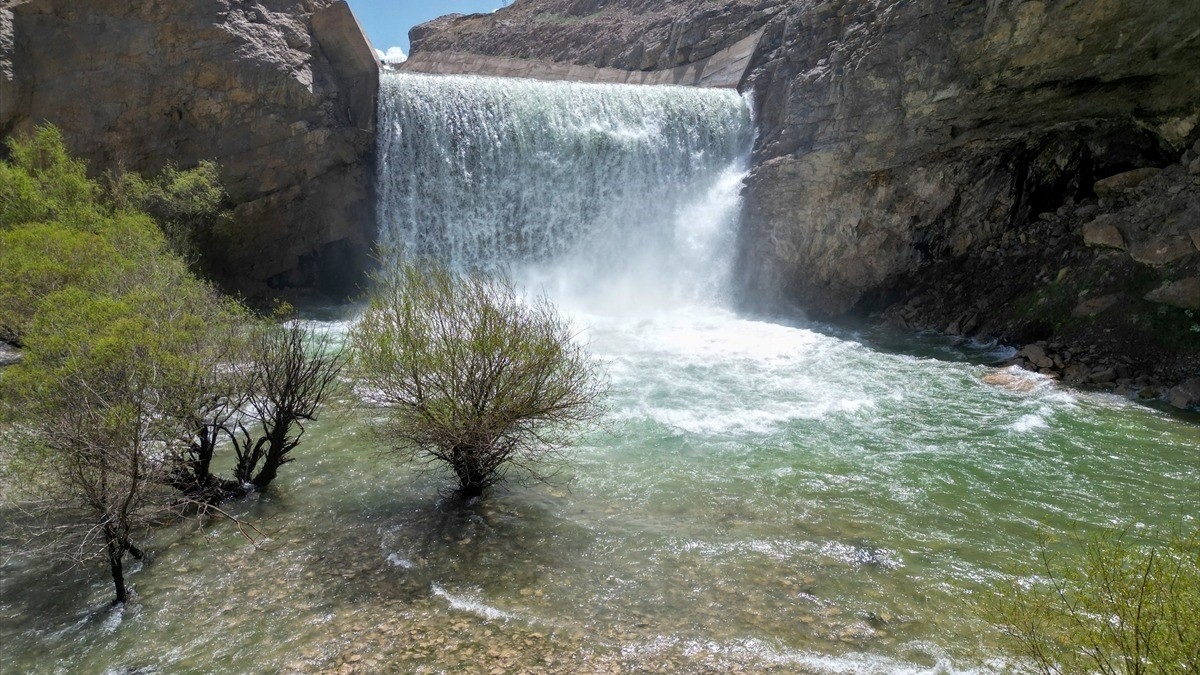 Doğu’da yağışlarla barajlar tam kapasiteye ulaştı, bazılarında kapaklar açıldı