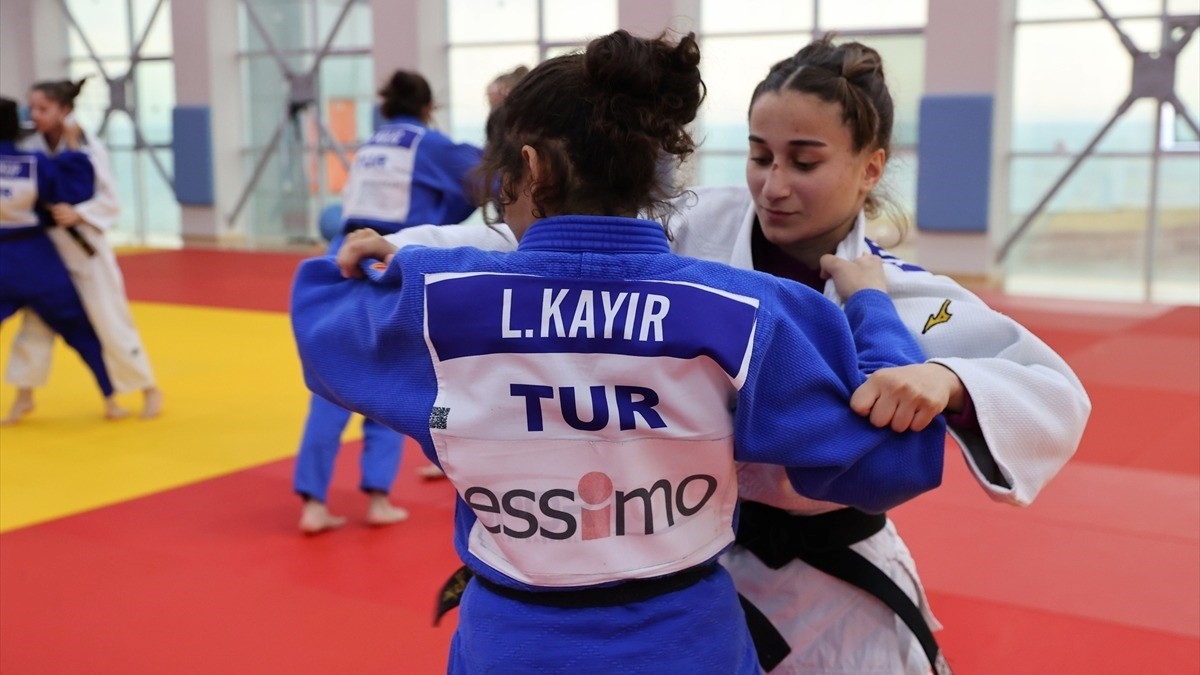 Genç judocu bir ayda 3 Avrupa kupasında birinci oldu Genç judocu bir ayda 3 Avrupa kupasında birinci oldu