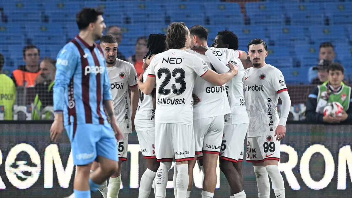 Gençlerbirliği, Trabzonspor’u deplasmanda yenerek ligde kaldı