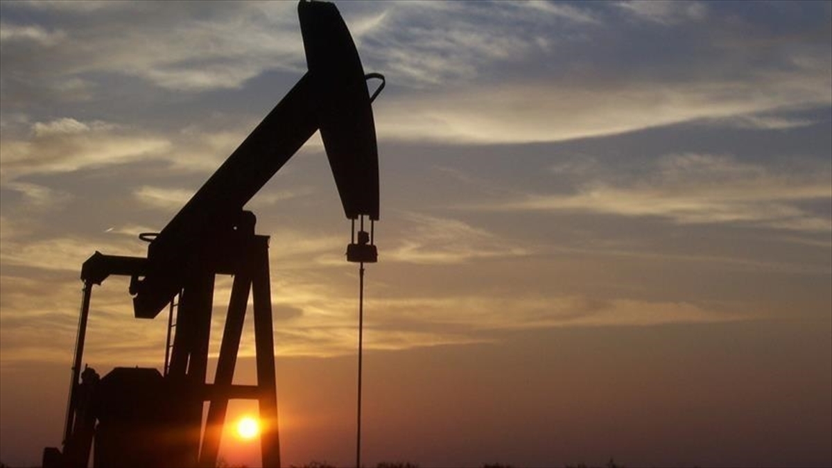 IEA: Küresel petrol arzı nisanda savaşın etkisiyle günlük 1,8 milyon varil geriledi
