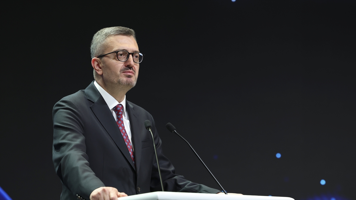 İletişim Başkanı Duran, Necip Fazıl Kısakürek’i vefatının 43’üncü yılında andı İletişim Başkanı Duran, Necip Fazıl Kısakürek’i vefatının 43’üncü yılında andı