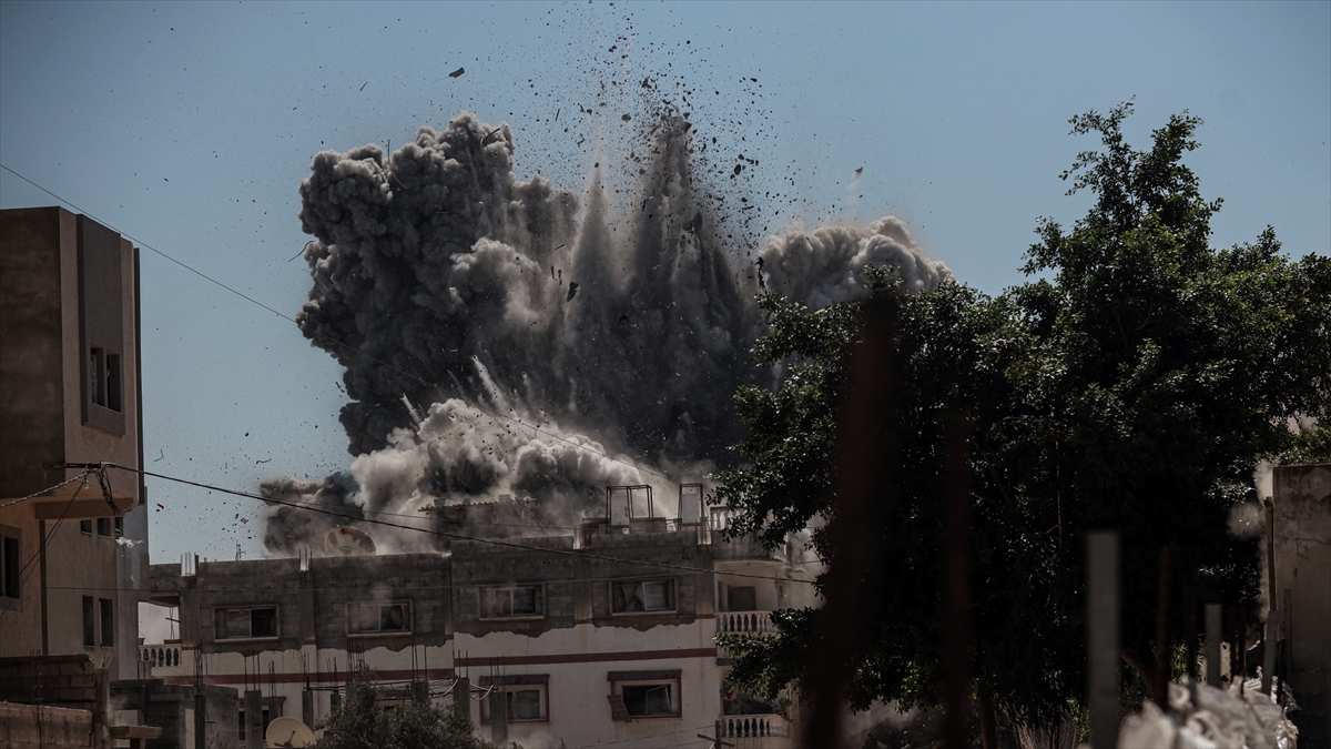 İsrail’in Gazze’ye son 24 saatte düzenlediği saldırılarda 6 Filistinli hayatını kaybetti İsrail’in Gazze’ye son 24 saatte düzenlediği saldırılarda 6 Filistinli hayatını kaybetti