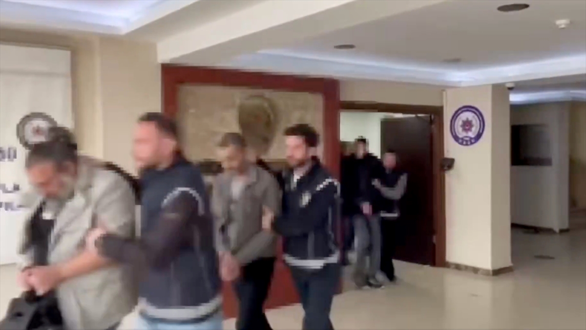 İstanbul’da kırmızı bültenle ve difüzyon mesajıyla aranan 14 kişi yakalandı