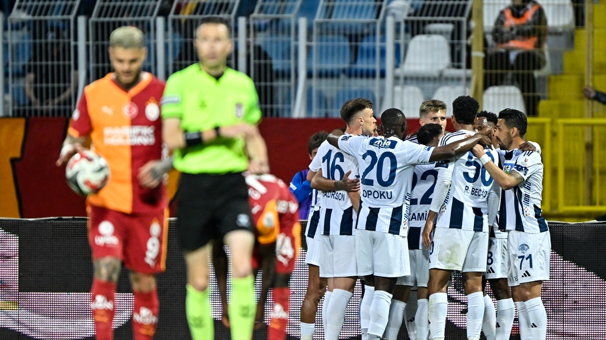 Kasımpaşa, konuk ettiği Galatasaray’ı yenerek Süper Lig’de kalmayı başardı