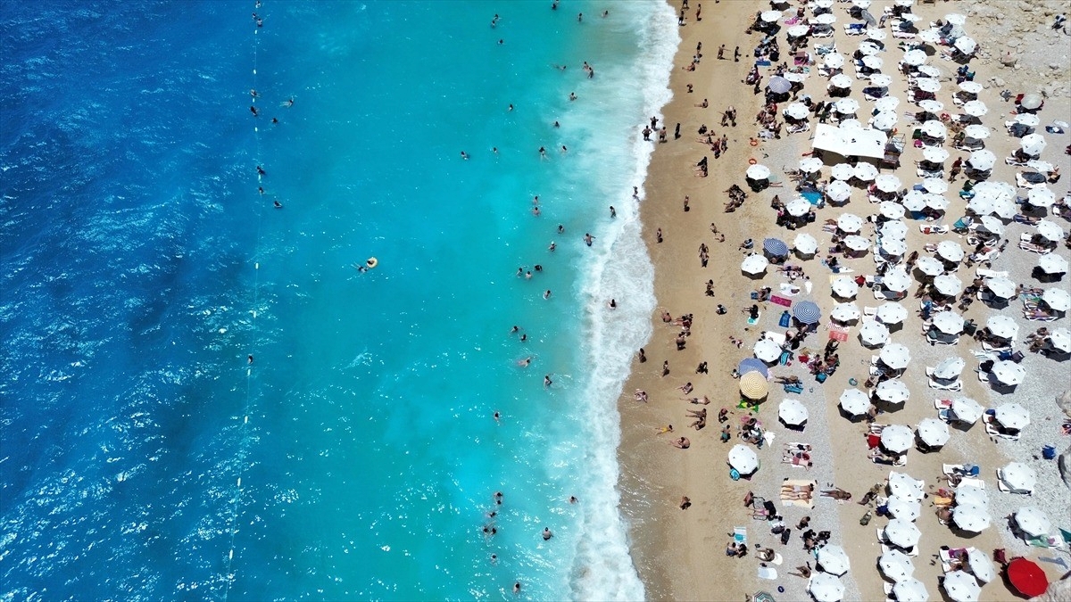 Kaş’taki Kaputaş’ın Avrupa’daki en iyi 10 plaj listesine girmesi turizmcileri sevindirdi