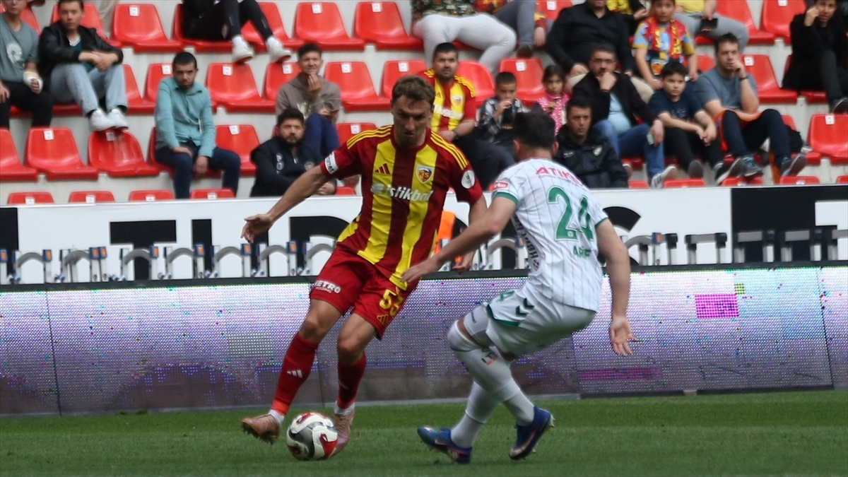 Kayserispor, konuk ettiği TÜMOSAN Konyaspor’u mağlup etti