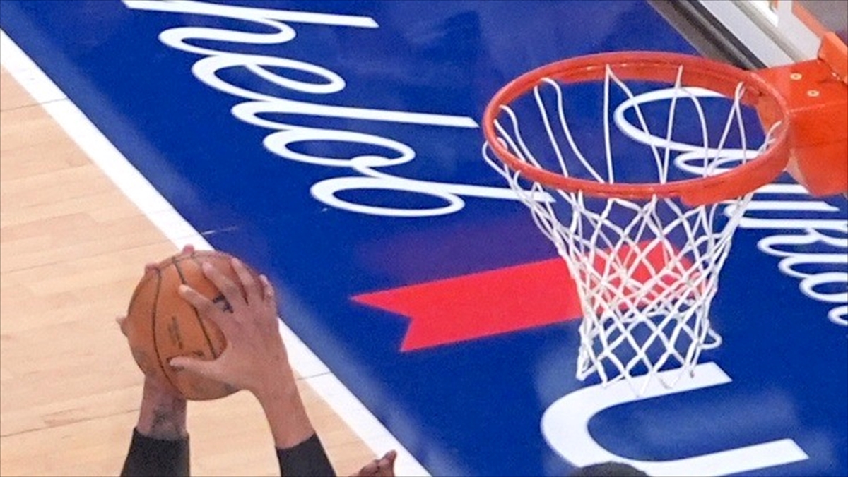 NBA’de Cavaliers’ı yenen Knicks, seride 3-0 öne geçti NBA’de Cavaliers’ı yenen Knicks, seride 3-0 öne geçti