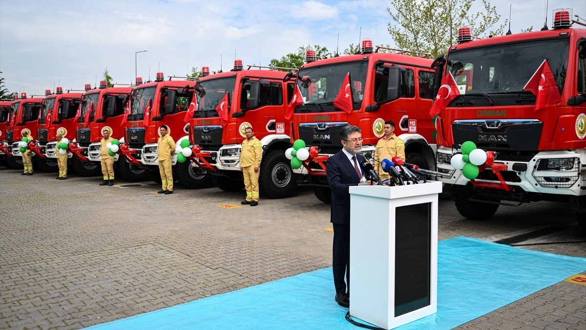 Orman yangınlarıyla mücadelede yeni araçlar görev yerlerine uğurlandı