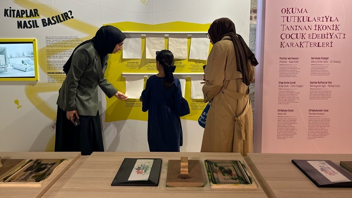 Rami Çocuk ve Sanat Bienali’ndeki “Kitabın Serüveni” sergisi, kitabın mutfağını ziyaretçilere açıyor