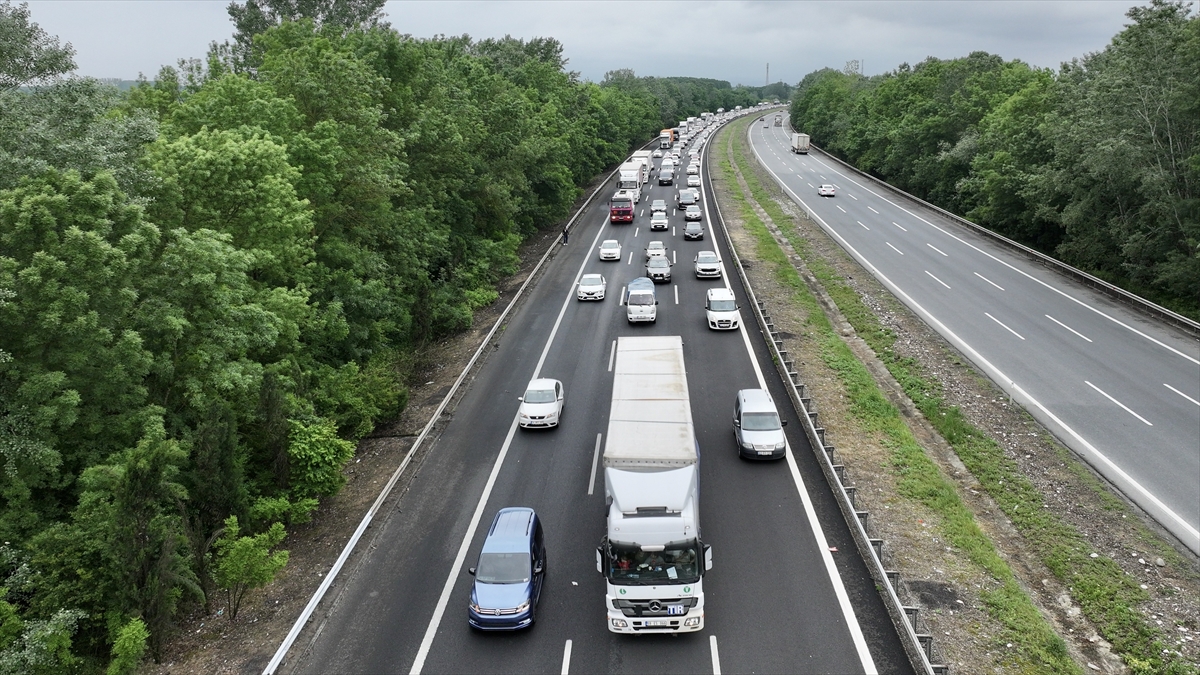 Sakarya, Kocaeli ve Düzce’de ağır tonajlı araçlara bayram dönüşü seyir yasağı