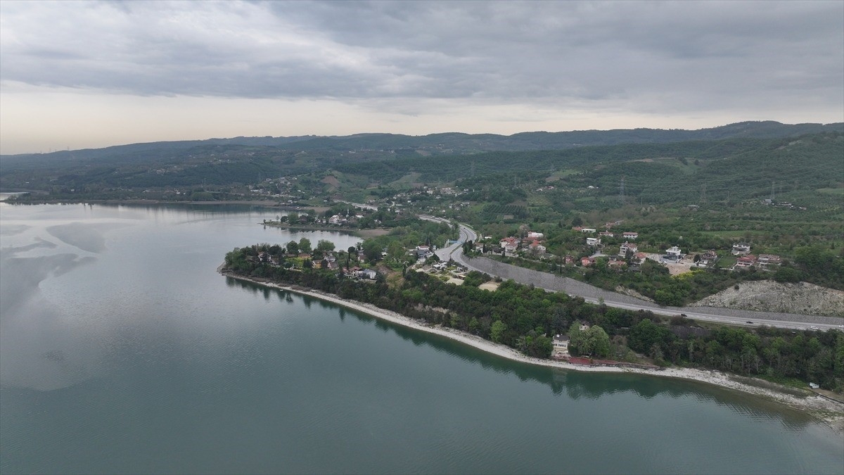 Sapanca Gölü’nün seviyesi yağışların etkisiyle kritik eşikten kurtuldu
