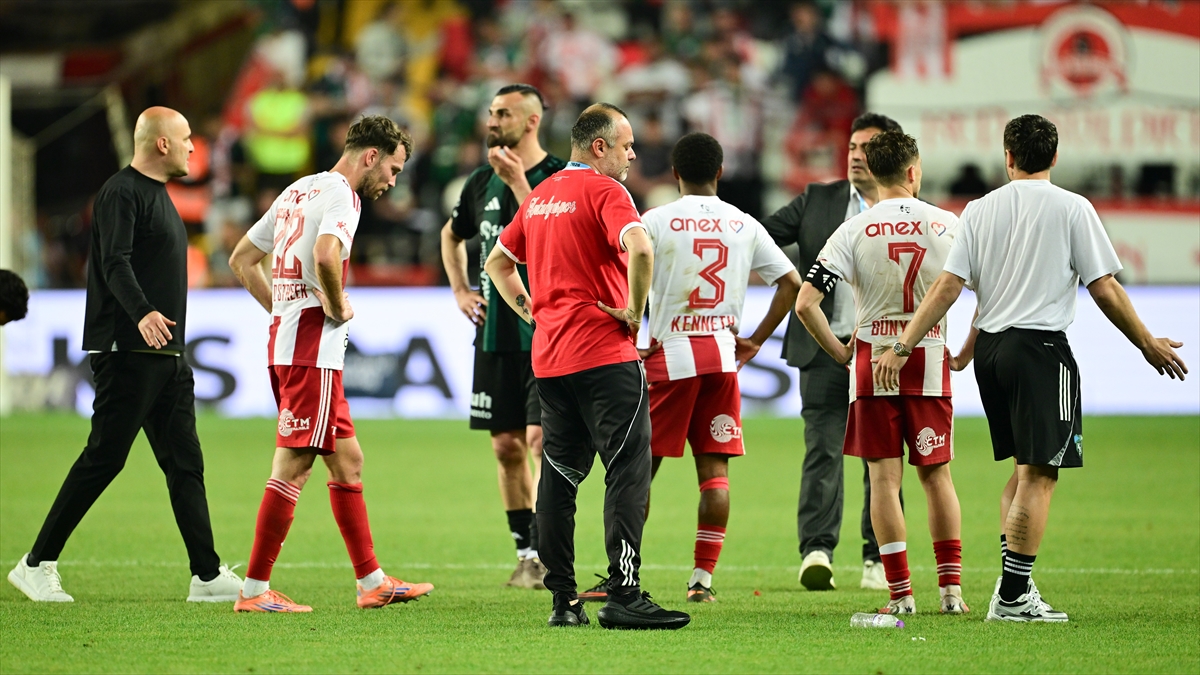 Süper Lig’e veda eden üçüncü ve son takım Antalyaspor oldu