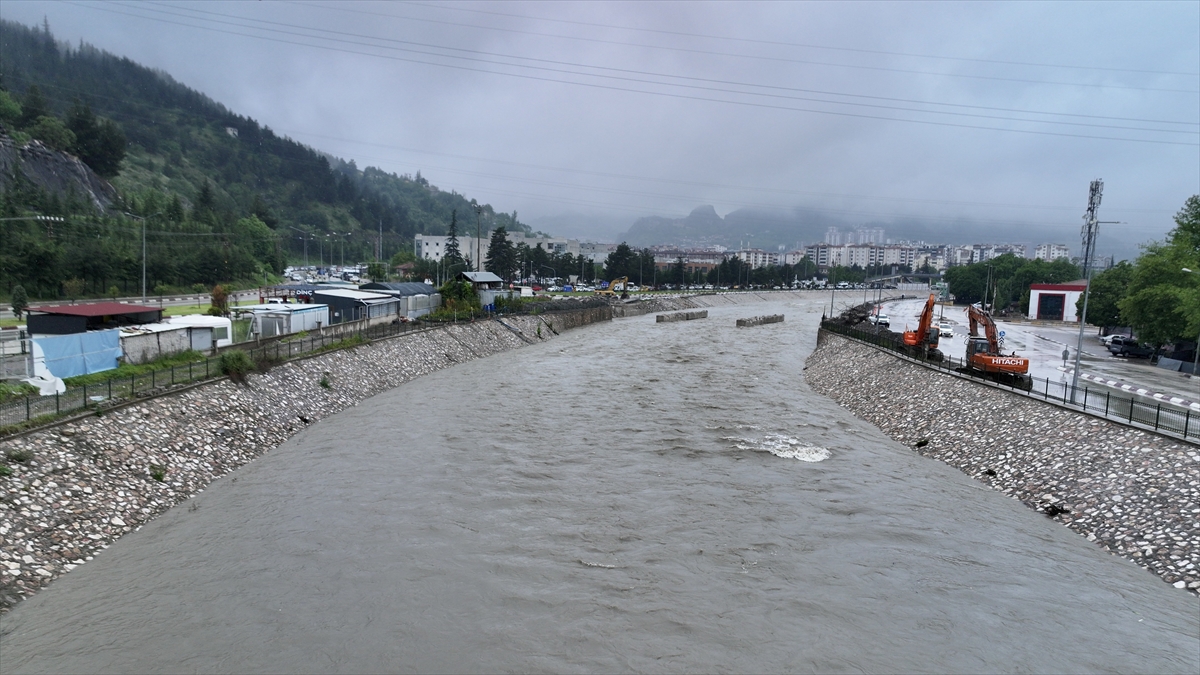 Tokat’ta taşkın riski nedeniyle 4 binin üzerinde hane tahliye edildi Tokat’ta taşkın riski nedeniyle 4 binin üzerinde hane tahliye edildi