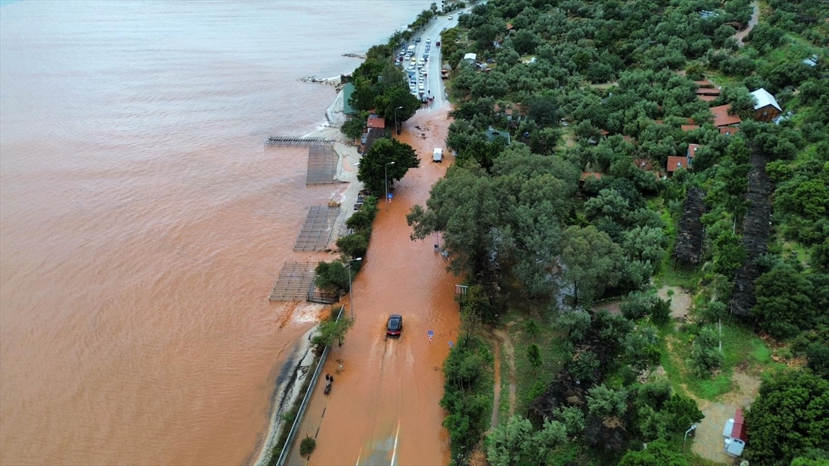 Türkiye genelinde geçen ay 148 şiddetli meteorolojik olay meydana geldi