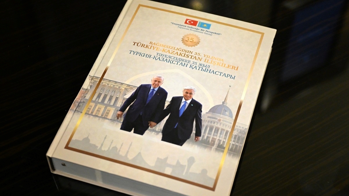 Türkiye-Kazakistan ilişkileri kitaplaştırıldı
