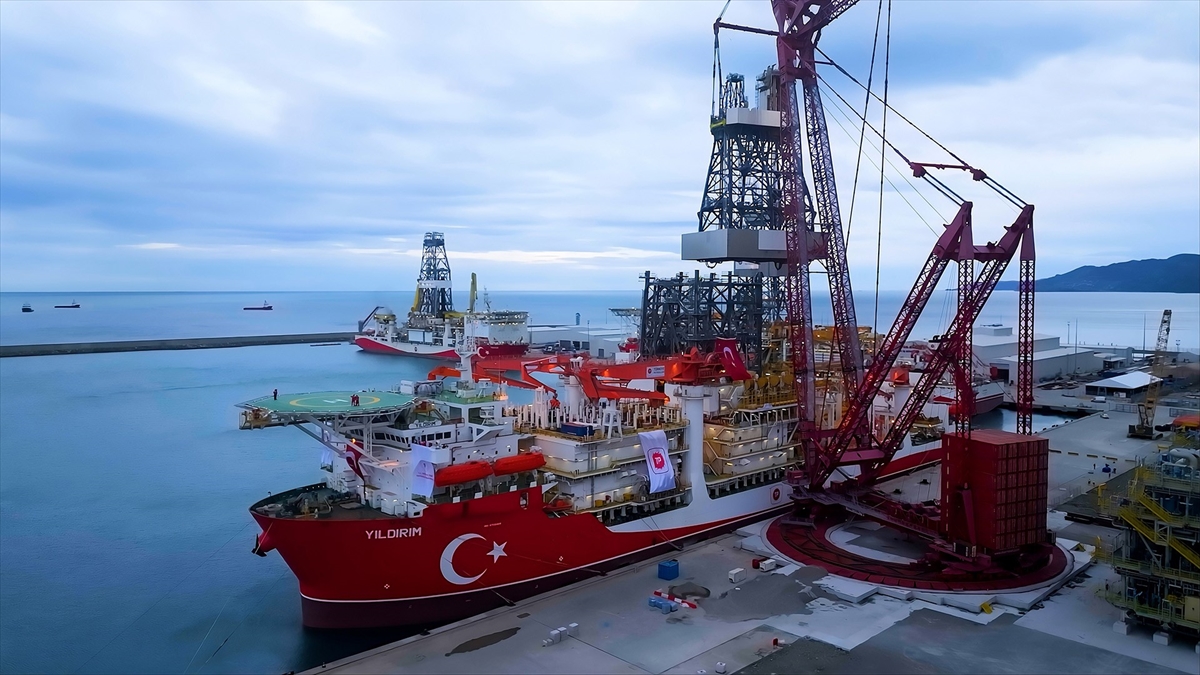 Yıldırım Derin Deniz Sondaj Gemisi, ilk görevi için Filyos’tan ayrıldı