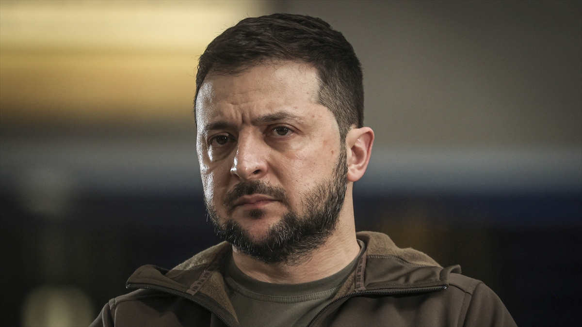 Zelenskiy, Rusya’nın ülkesine yoğun hava saldırısı düzenlemesi ihtimalinin geçerli olduğunu belirtti Zelenskiy, Rusya’nın ülkesine yoğun hava saldırısı düzenlemesi ihtimalinin geçerli olduğunu belirtti