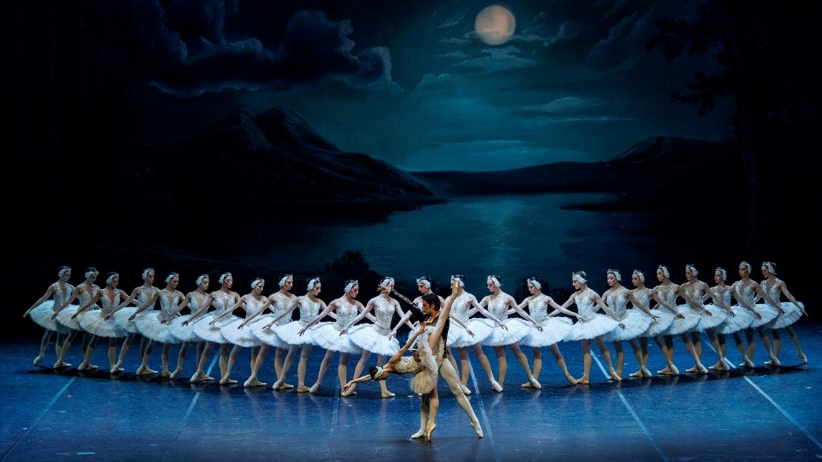 17. Uluslararası İstanbul Opera ve Bale Festivali “Kuğu Gölü” balesi ile sona erdi