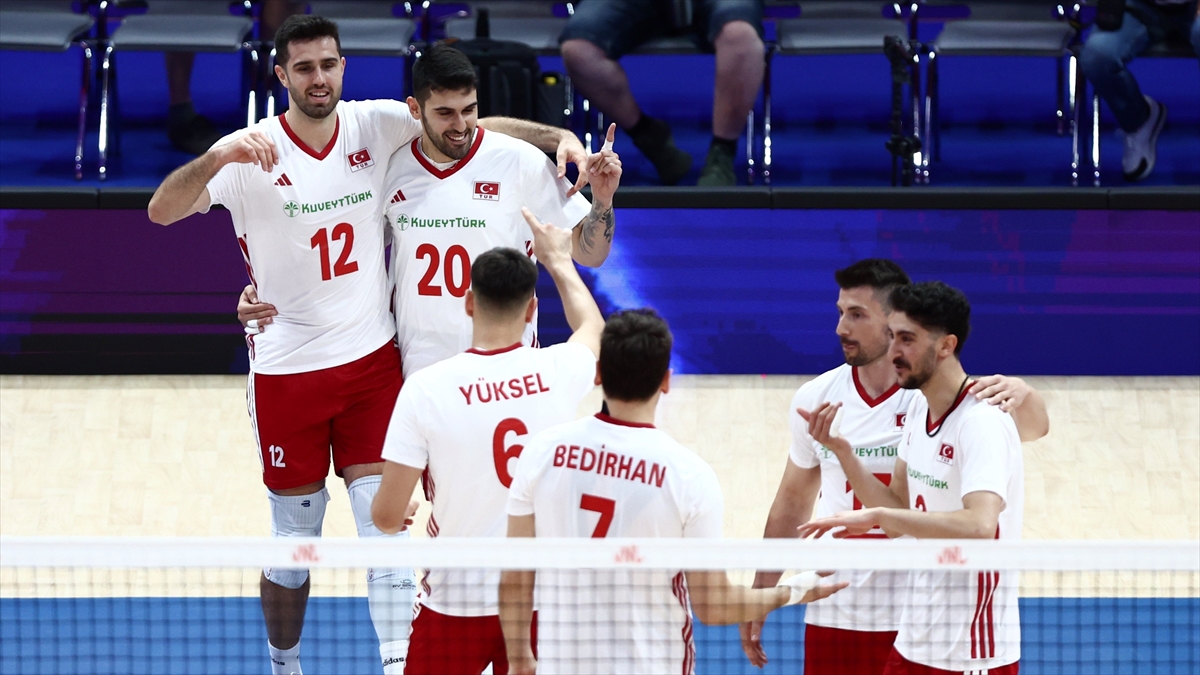 A Milli Erkek Voleybol Takımı, Çin’i 3-0 mağlup etti A Milli Erkek Voleybol Takımı, Çin’i 3-0 mağlup etti