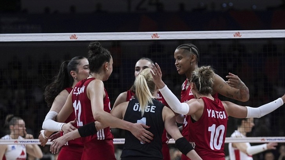 A Milli Kadın Voleybol Takımı Fransa’yı 3-0 yendi