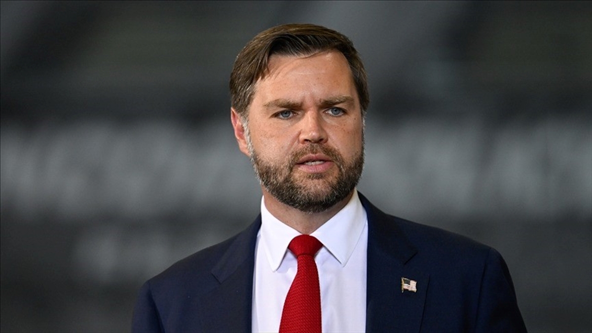 ABD Başkan Yardımcısı JD Vance, İran’la müzakerelerin en erken yarın başlayabileceğini açıkladı