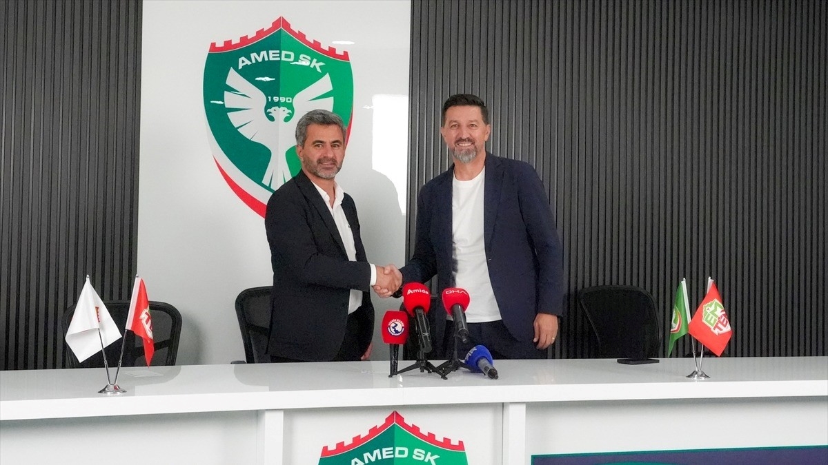 Amed Sportif Faaliyetler’de teknik direktörlük görevine Besnik Hasi getirildi