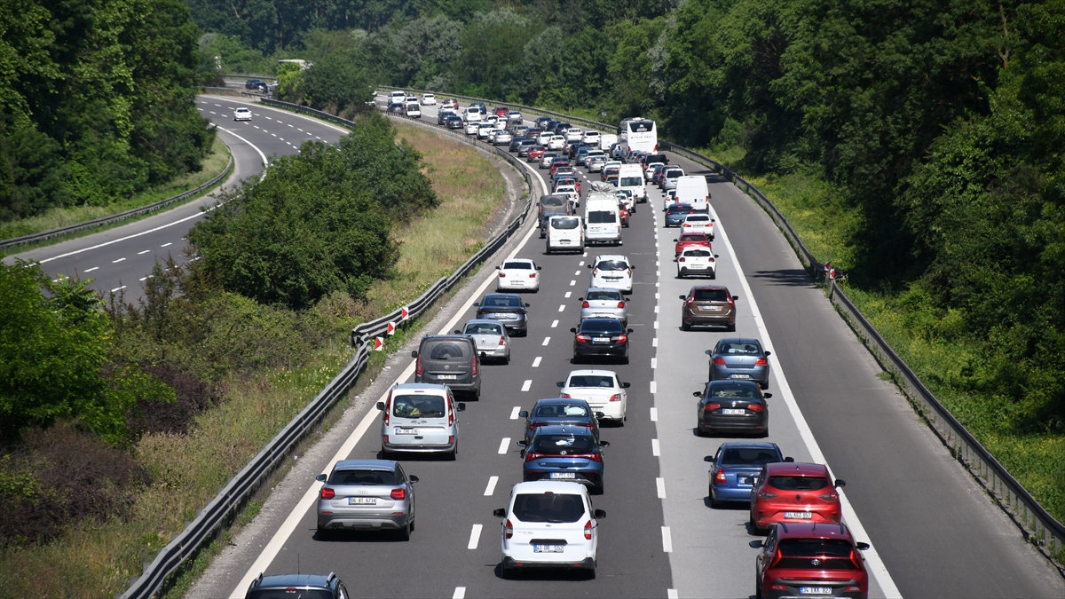 Anadolu Otoyolu Ankara-İstanbul yönü üstyapı çalışması nedeniyle trafiğe kapatılacak Anadolu Otoyolu Ankara-İstanbul yönü üstyapı çalışması nedeniyle trafiğe kapatılacak