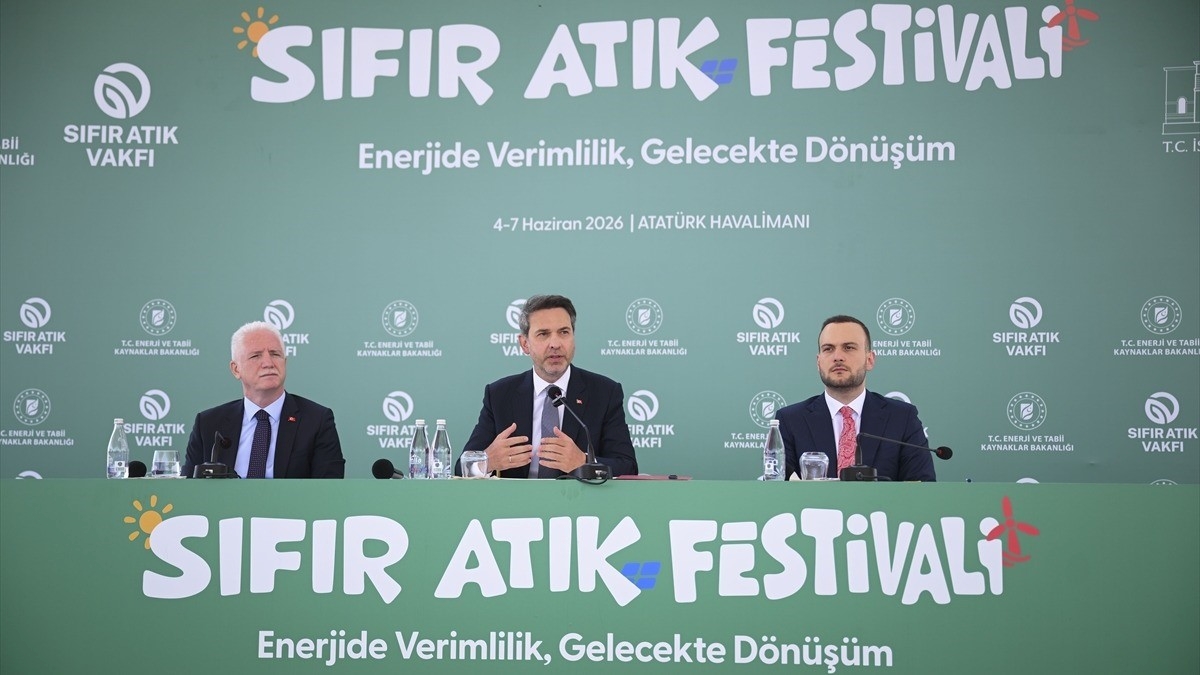 Bakan Bayraktar, Sıfır Atık Festivali’nde elektriğin yenilenebilir kaynaklardan sağlanacağını bildirdi