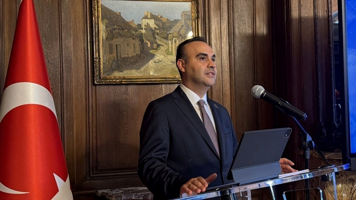 Bakan Kacır: Fransız yatırımcıları stratejik bir ortak olarak Türkiye’yi tercih etmeye davet ediyoruz