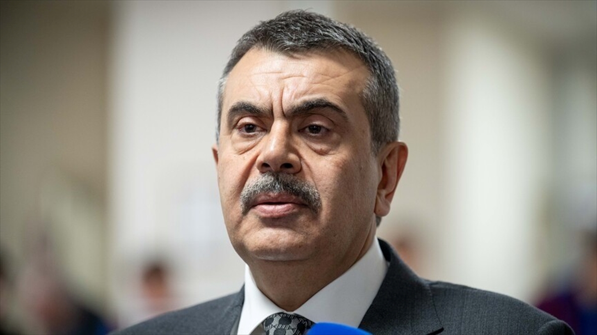 Bakan Tekin: Cuma günü bir gün idari izin verdik, sınavın yapılacağı okullarda hazırlıkları yapacağız Bakan Tekin: Cuma günü bir gün idari izin verdik, sınavın yapılacağı okullarda hazırlıkları yapacağız
